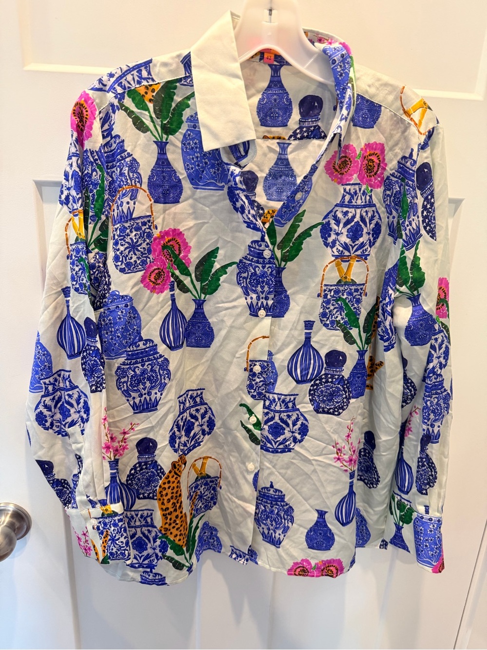 Vilagallo White Shirt with Blue Vase Print and Pink Floral Accents